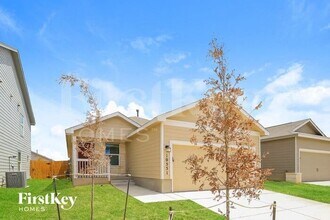 10551 McClintock Dr in Converse, TX - Building Photo - Building Photo