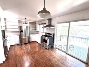 1139 N Sunset Dr in Fayetteville, AR - Building Photo - Building Photo