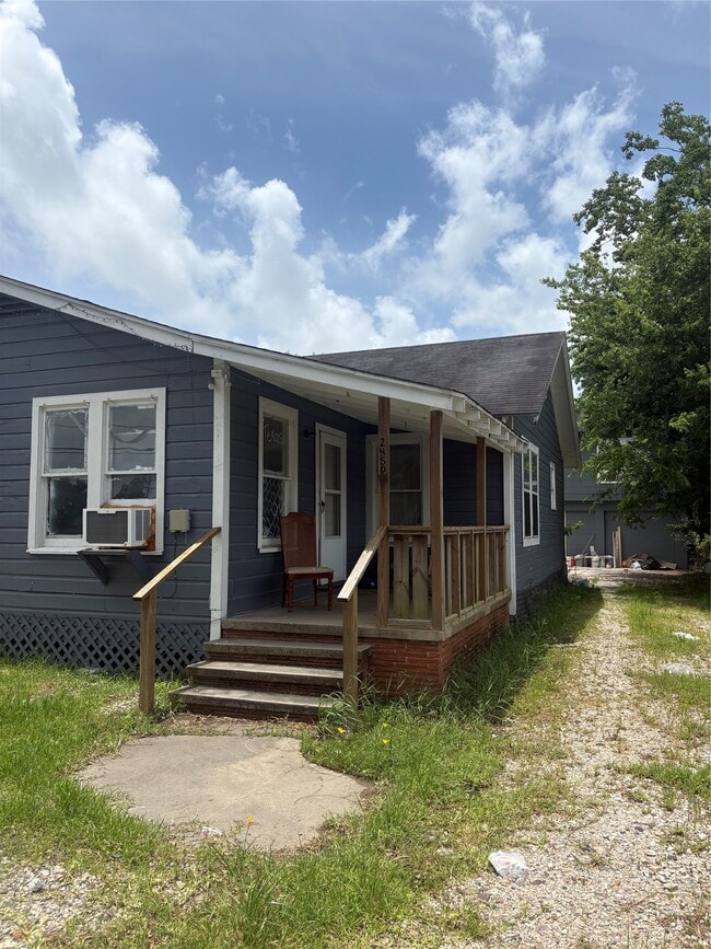 property at 2450 S 4th St