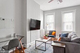 111 N Patrick St in Alexandria, VA - Building Photo - Building Photo