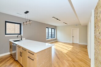 5200 N Winthrop Ave in Chicago, IL - Building Photo - Building Photo