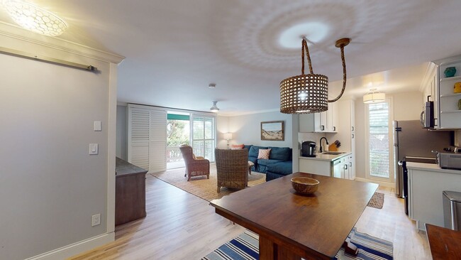 6455 La Jolla Blvd in La Jolla, CA - Building Photo - Building Photo