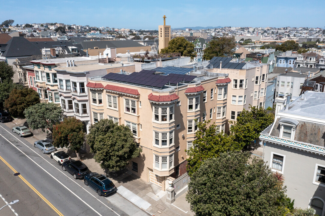 1040 Fulton St in San Francisco, CA - Building Photo