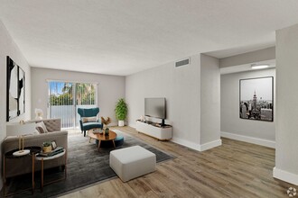 Sunworld Apartments in North Miami Beach, FL - Building Photo - Building Photo