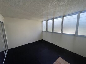 500 University Ave in Honolulu, HI - Building Photo