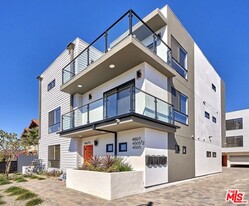 4507 Lomita St in Los Angeles, CA - Building Photo