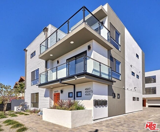 property at 4507 Lomita St