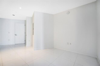 851 NE 1st Ave, Unit 3500 in Miami, FL - Building Photo - Building Photo