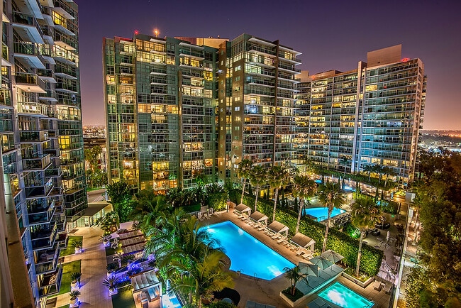 13700 Marina Pointe Dr, Unit 931 in Marina Del Rey, CA - Building Photo - Building Photo