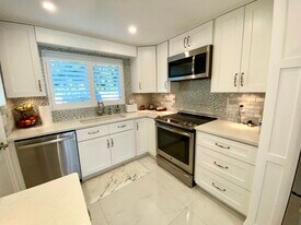 331 Tequesta Dr in Jupiter, FL - Building Photo