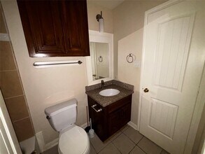 6644 W Fuqua St in Missouri City, TX - Building Photo - Building Photo