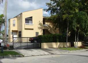 Spring Garden Apartments in Miami, FL - Building Photo - Building Photo