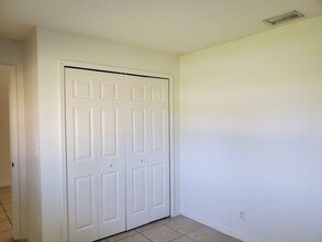 Ready 05/10/2026!!! FIRST MONTH FREE!!!, Unit 4829 28th St SW in Lehigh Acres, FL - Foto de edificio - Building Photo