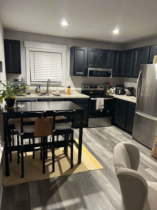 1837 Winn Aly in Charlottesville, VA - Foto de edificio