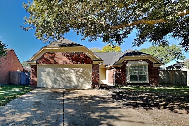 3902 Spring River Dr