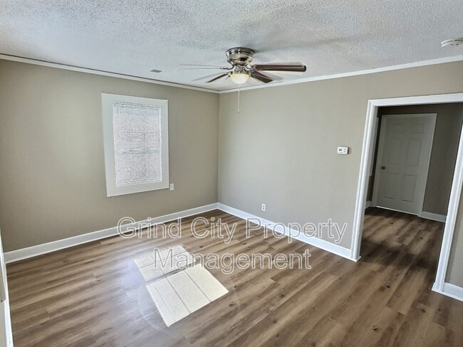 1065 N Holmes St in Memphis, TN - Building Photo - Building Photo