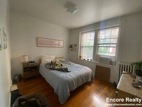 27 James St, Unit #3 in Brookline, MA - Foto de edificio - Building Photo