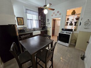 916 Ball in Galveston, TX - Building Photo - Building Photo