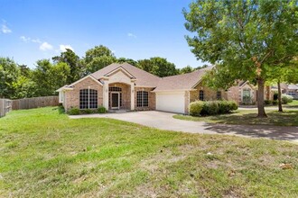 304 Big Bend Dr in Desoto, TX - Foto de edificio - Building Photo