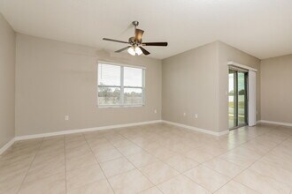 5586 Western Sun Dr in St. Cloud, FL - Building Photo - Building Photo