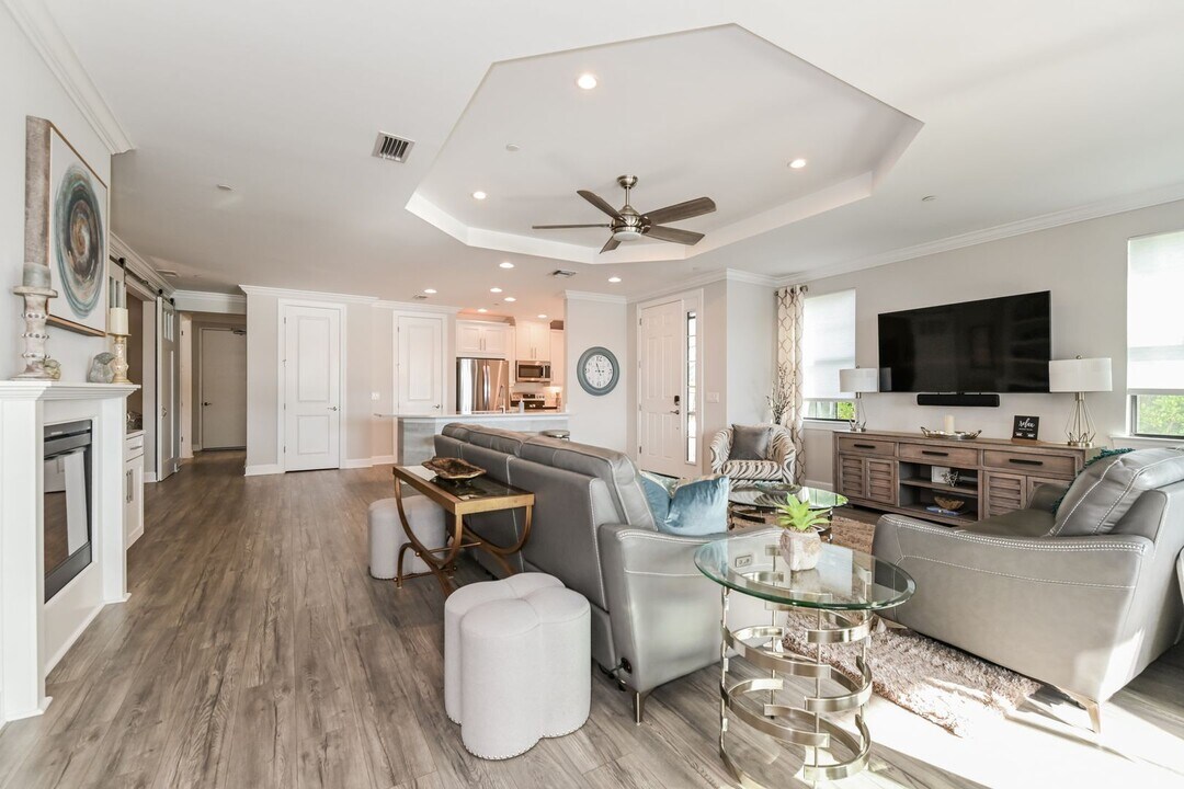 9636 Montelanico Loop in Naples, FL - Building Photo