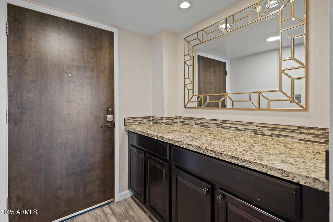 7920 E Camelback Rd in Scottsdale, AZ - Building Photo