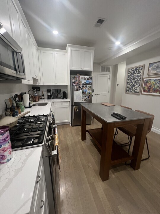 10 Mount Hood Rd, Unit 5 in Boston, MA - Building Photo