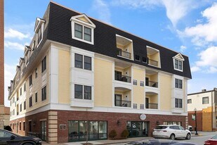 270 N Main St, Unit 404 in Mansfield, MA - Building Photo