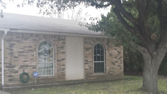 property at 5425 Gates Dr