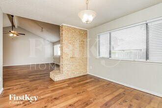 2661 Claremont Dr in Grand Prairie, TX - Foto de edificio - Building Photo