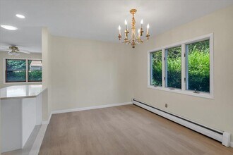 8 Fern Dr in Commack, NY - Building Photo - Building Photo