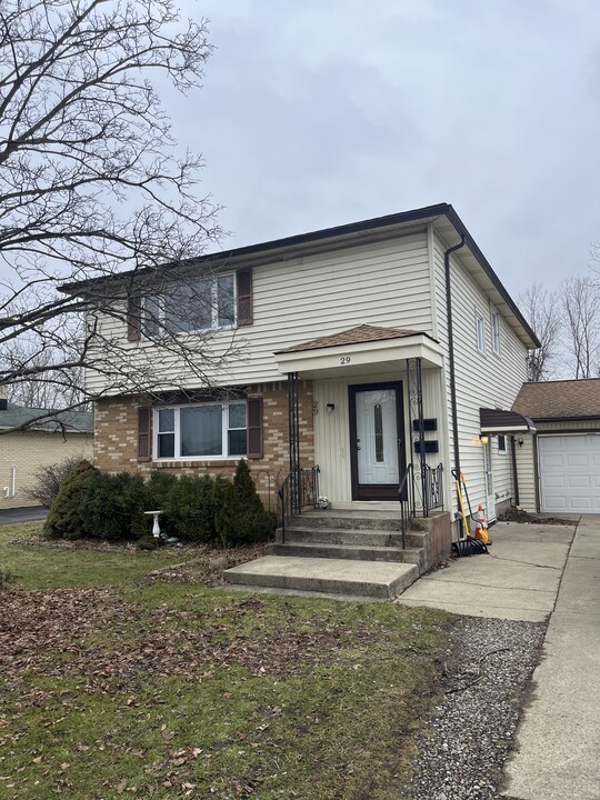 29 Sandy Ln, Unit SANDY LN. in Cheektowaga, NY - Building Photo