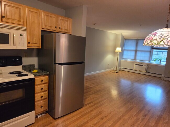 486 Nashua St in Milford, NH - Building Photo - Building Photo