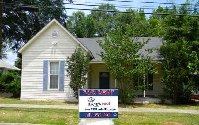 property at 305 E Texas Ave