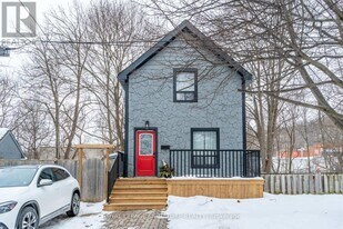 34 Bond St S in Hamilton, ON - Building Photo