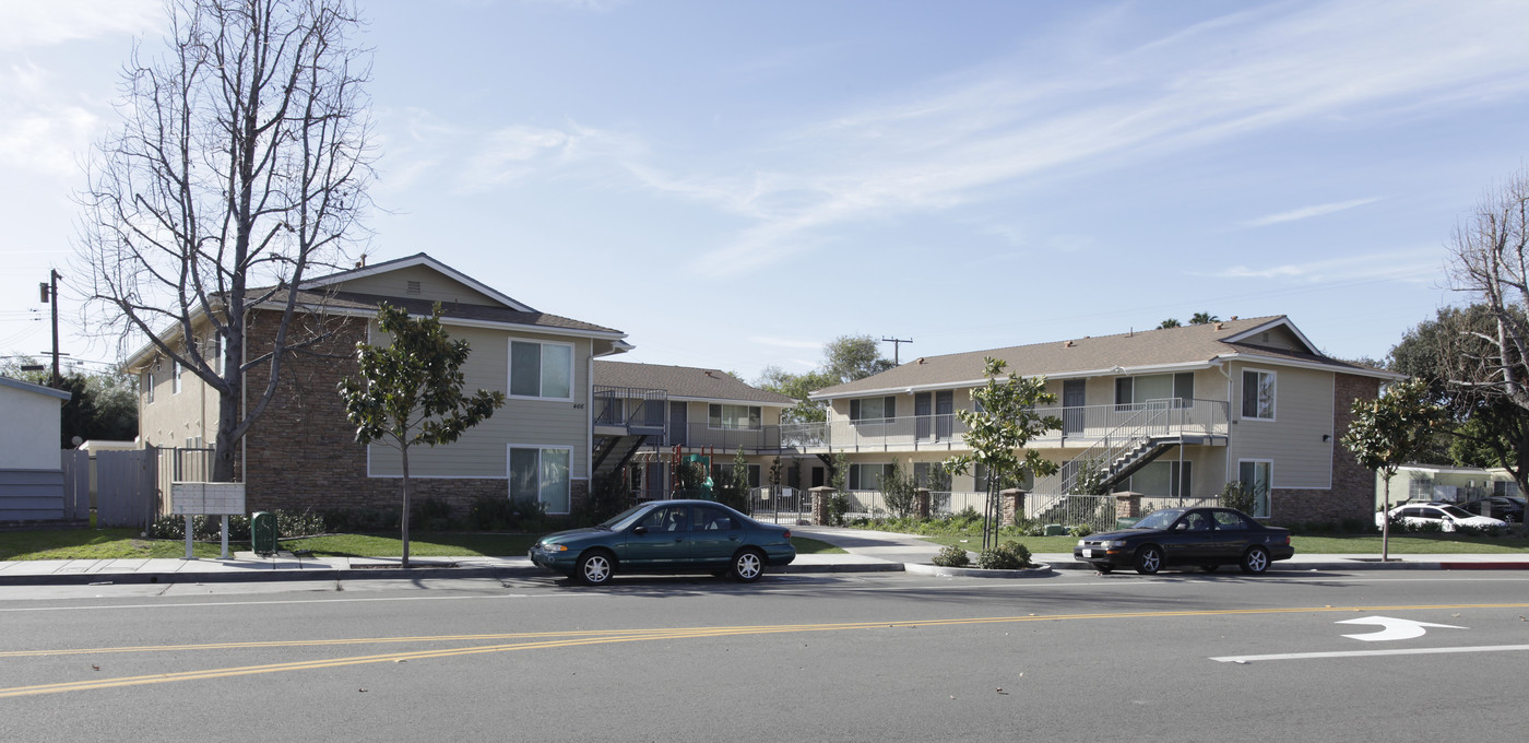 Richman Court in Fullerton, CA - Building Photo