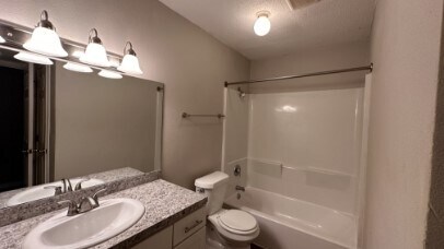 2825 Bellefontaine in Houston, TX - Building Photo - Building Photo