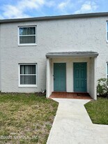 60 Masters Dr in St. Augustine, FL - Building Photo