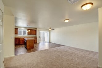 Phoenix Ridge in Williston, ND - Foto de edificio - Building Photo