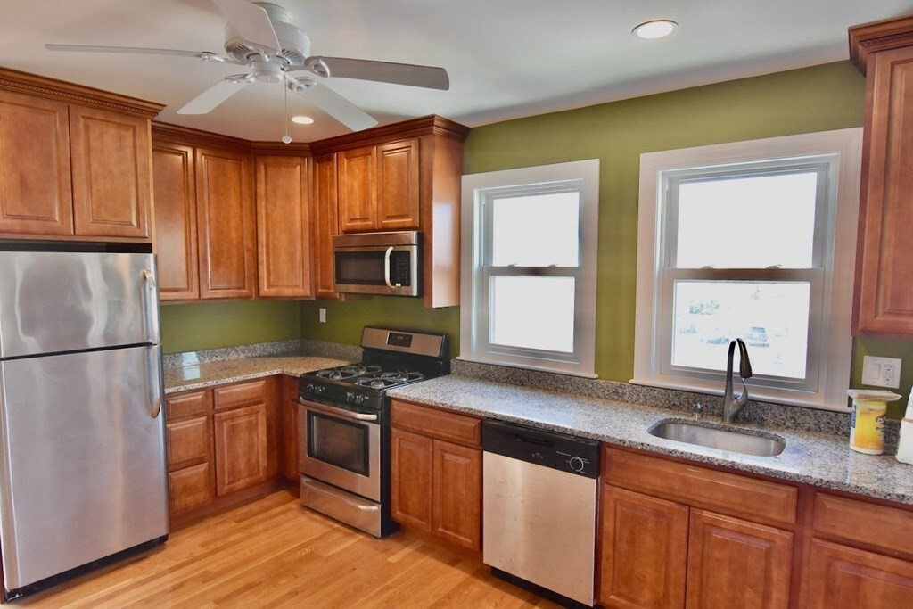 106 Brook St in Quincy, MA - Building Photo