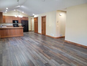 146 W Cemetery Rd in River Falls, WI - Building Photo - Building Photo