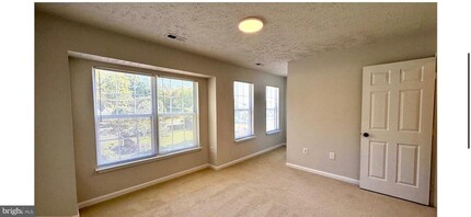 102 Appalachian Dr in Stafford, VA - Foto de edificio - Building Photo