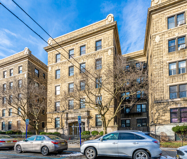 1000 Hudson St in Hoboken, NJ - Building Photo - Building Photo