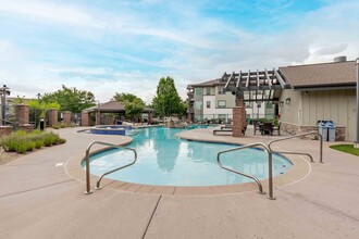 Greens at Van De Water in Loveland, CO - Foto de edificio - Building Photo