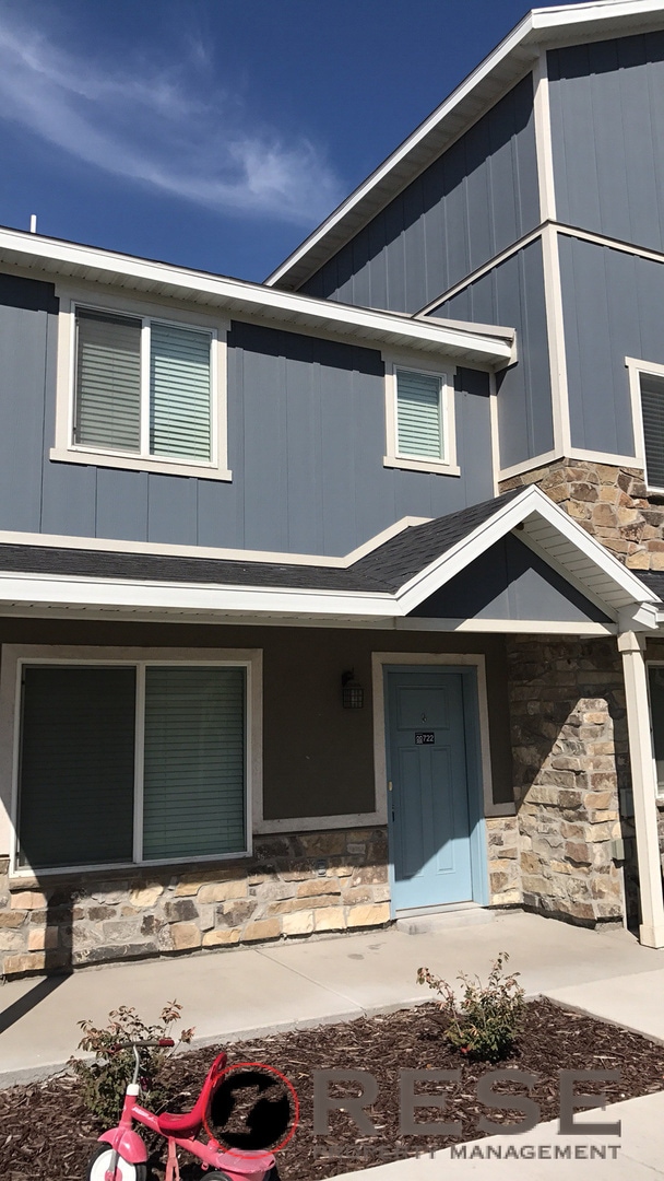 property at 722 E 150 N St