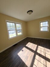 210 Brookwood Dr in Champaign, IL - Building Photo - Building Photo