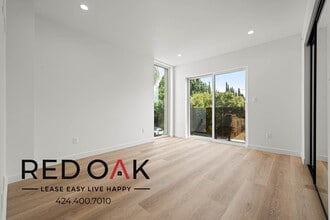 2001 Vista Del Mar Ave in Los Angeles, CA - Foto de edificio - Building Photo