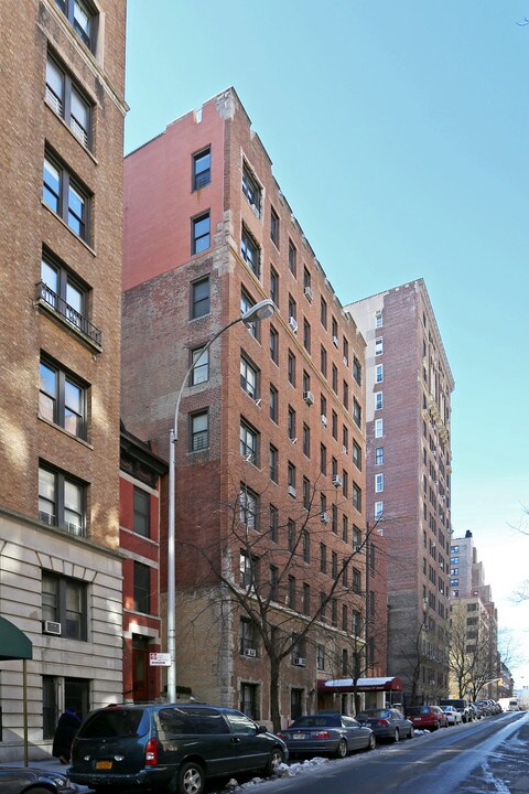 250 W 75th St in New York, NY - Building Photo