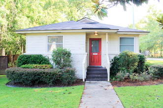 334 E 65th St in Savannah, GA - Foto de edificio - Building Photo