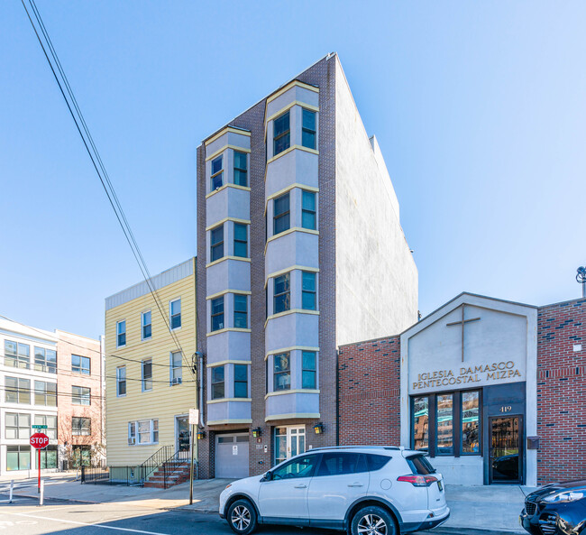 421 Jackson St in Hoboken, NJ - Foto de edificio - Primary Photo